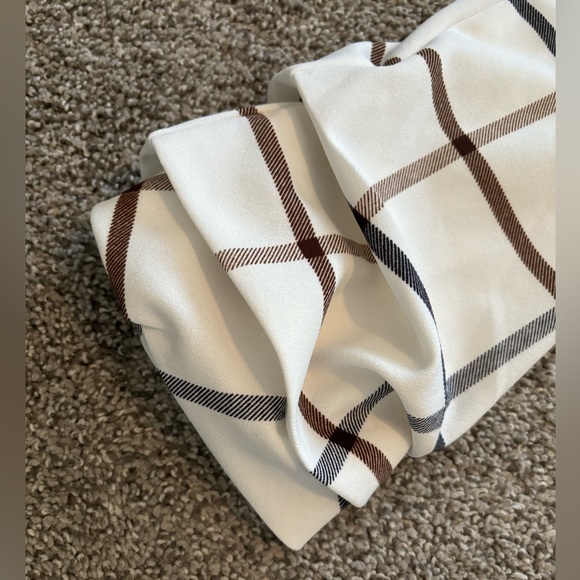 ANN TAYLOR Petite Plaid Ruffle Sleeve Blouse - Picture 3 of 6